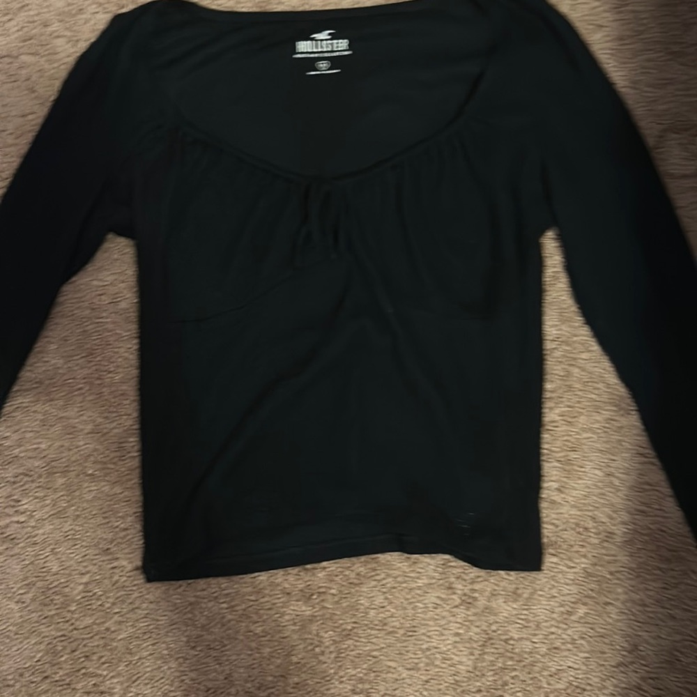 black hollister sweater
